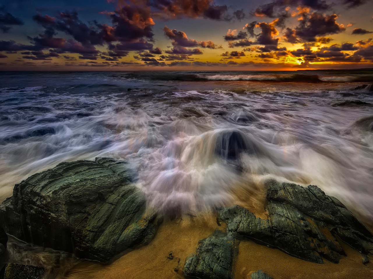 Sfondi Seashore with big stones UHD 1280x960