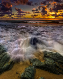 Fondo de pantalla Seashore with big stones UHD 128x160