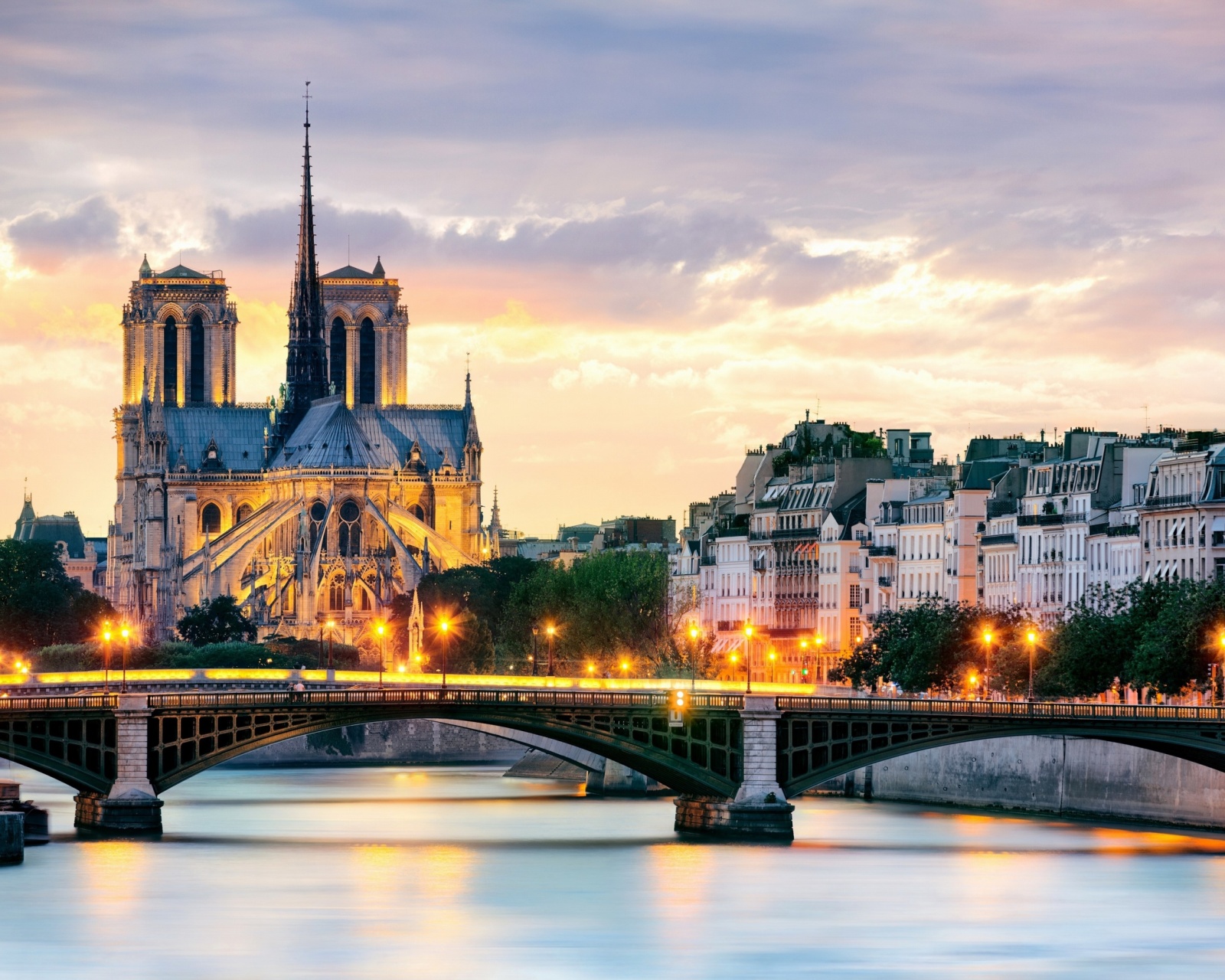 Das Notre Dame de Paris Catholic Cathedral Wallpaper 1600x1280