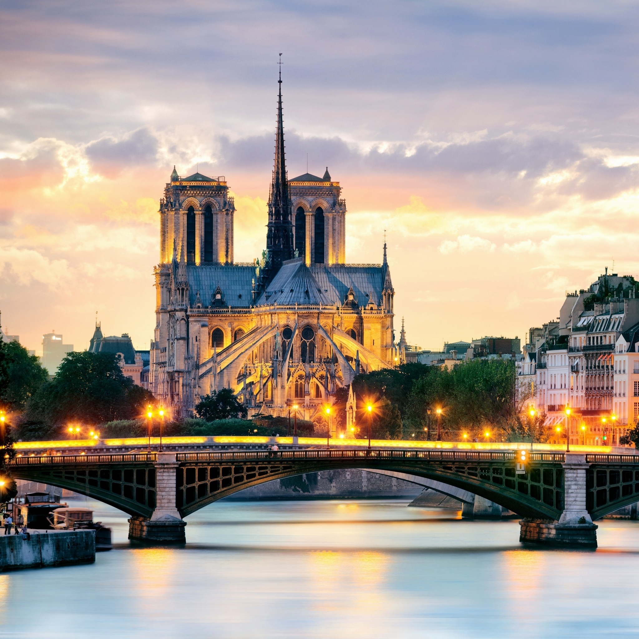 Fondo de pantalla Notre Dame de Paris Catholic Cathedral 2048x2048