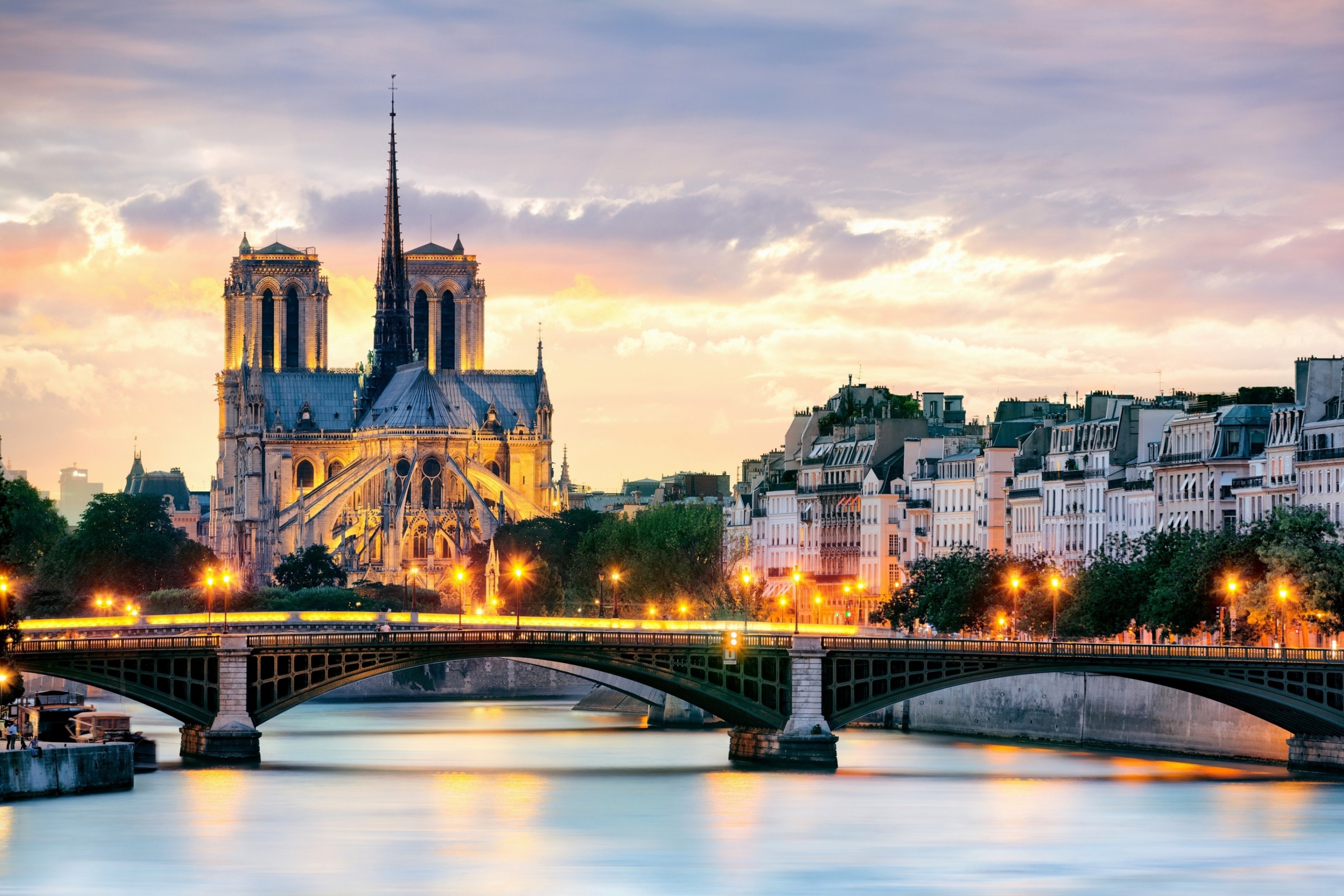 Das Notre Dame de Paris Catholic Cathedral Wallpaper 2880x1920