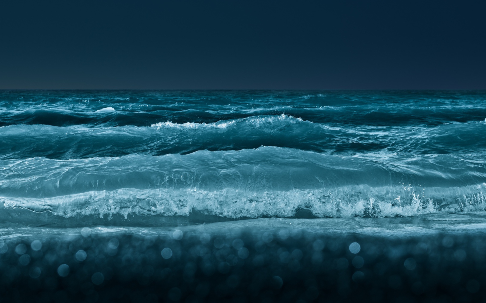 Fondo de pantalla Big Blue Waves At Night 1920x1200