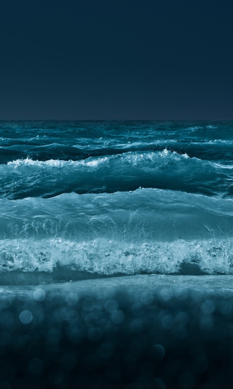 Обои Big Blue Waves At Night 768x1280