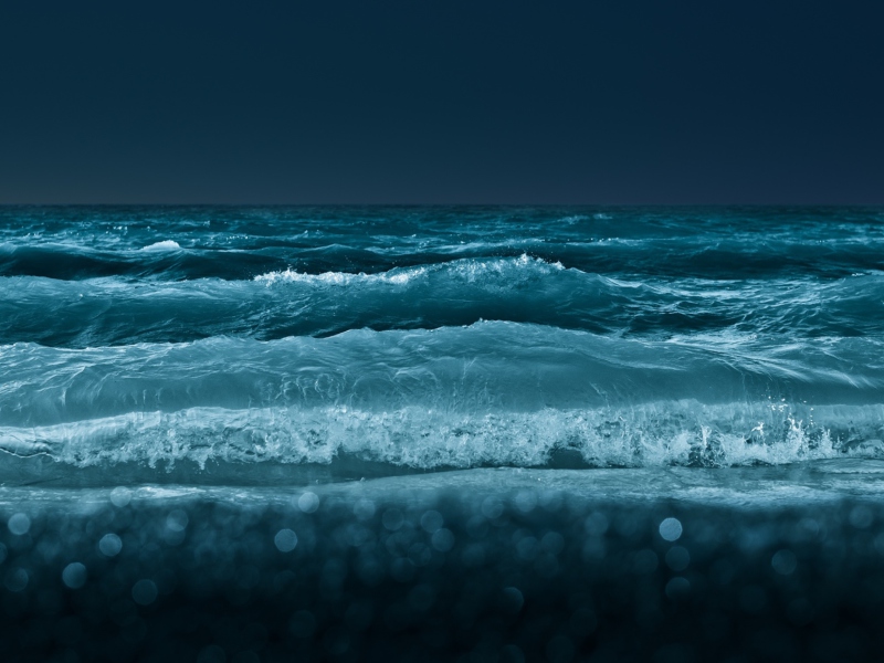 Big Blue Waves At Night wallpaper 800x600