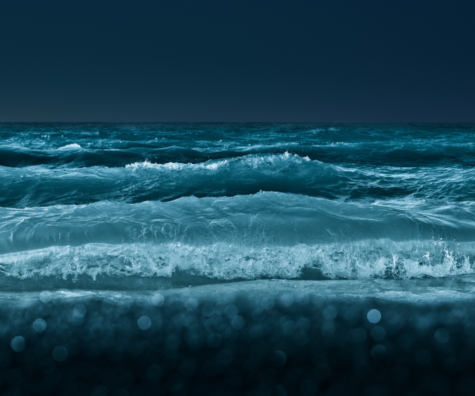 Обои Big Blue Waves At Night 960x800