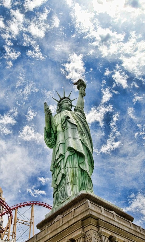 Обои Statue of Liberty in Vegas 480x800