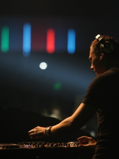 DJ Tiesto screenshot #1 240x320
