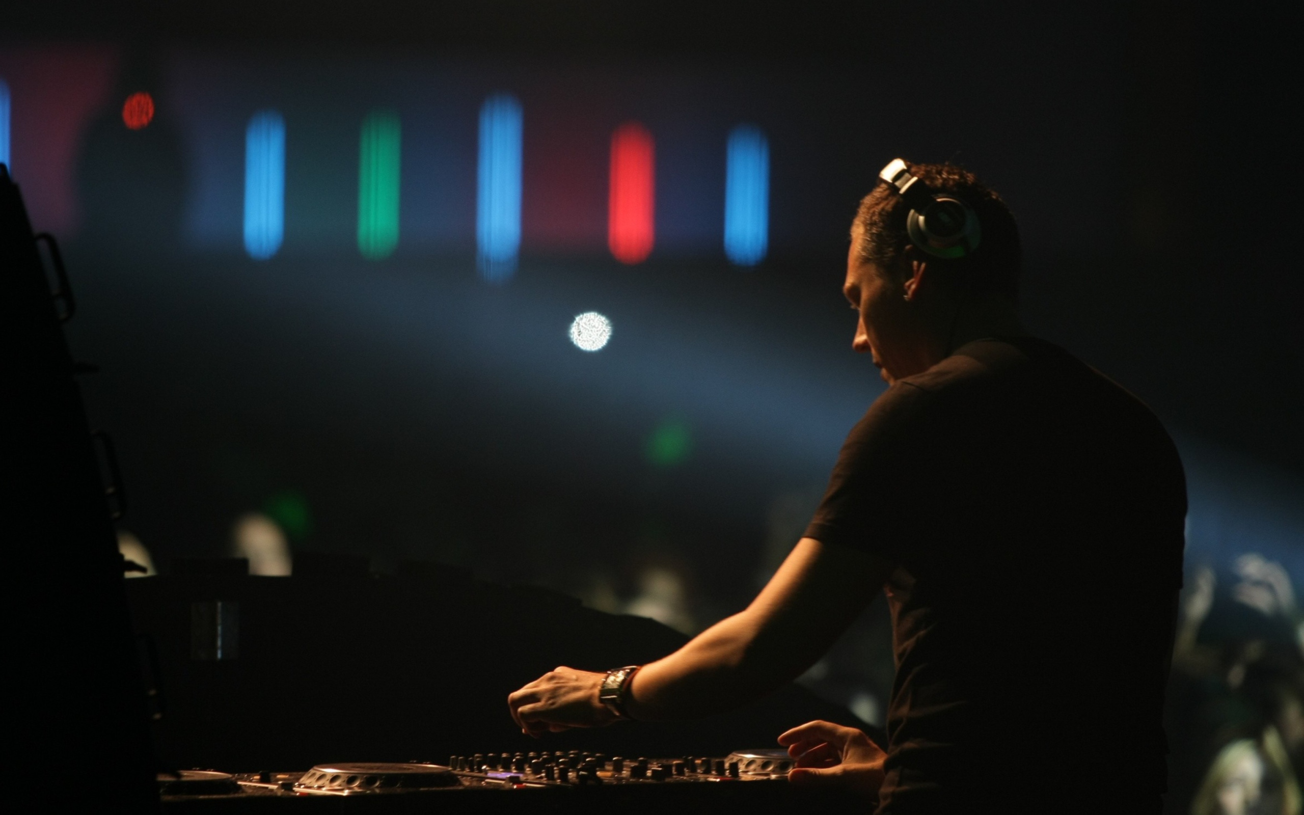 DJ Tiesto wallpaper 2560x1600