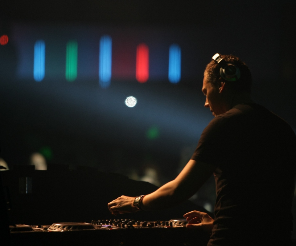 Обои DJ Tiesto 960x800