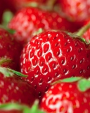 Das Fresh And Juicy Strawberry Wallpaper 128x160