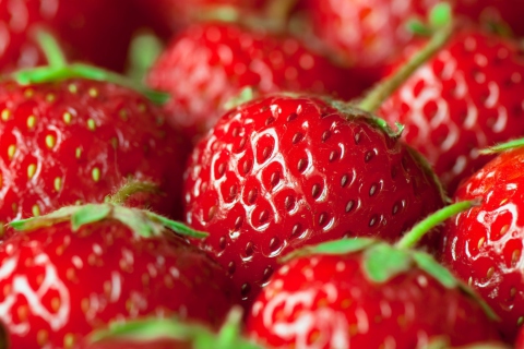 Fresh And Juicy Strawberry wallpaper 480x320