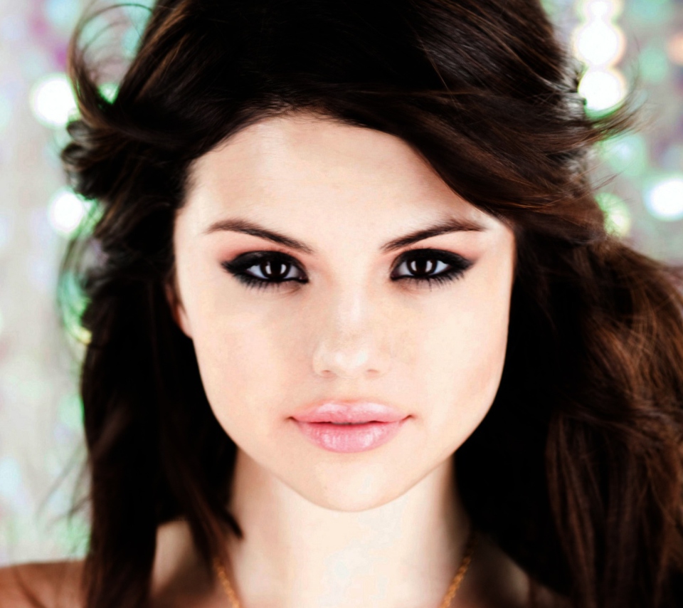 Das Selena Gomez Portrait Wallpaper 960x854