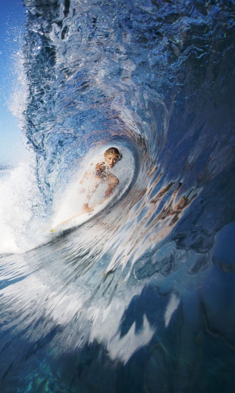 Das Female Surfer Wallpaper 768x1280