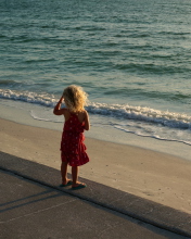 Child Looking At Sea screenshot #1 176x220