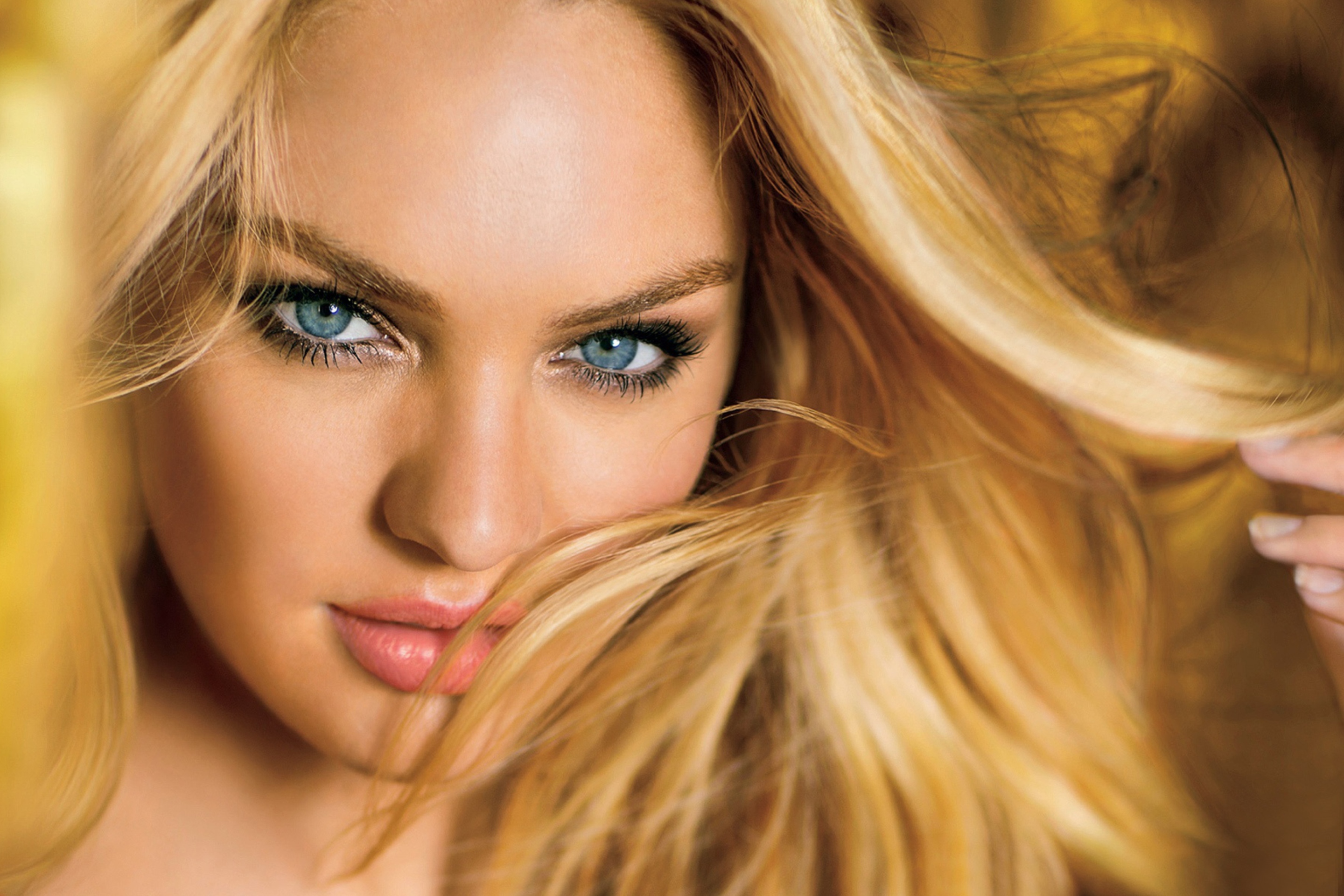 Candice Swanepoel screenshot #1 2880x1920