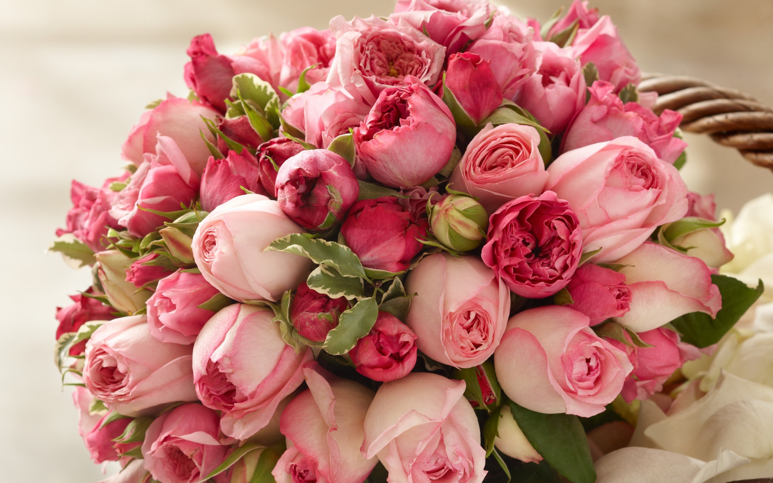 Fondo de pantalla Bouquet of pink roses 2560x1600