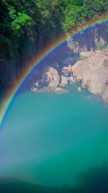 Sfondi Rainbow Over Lagoon 360x640