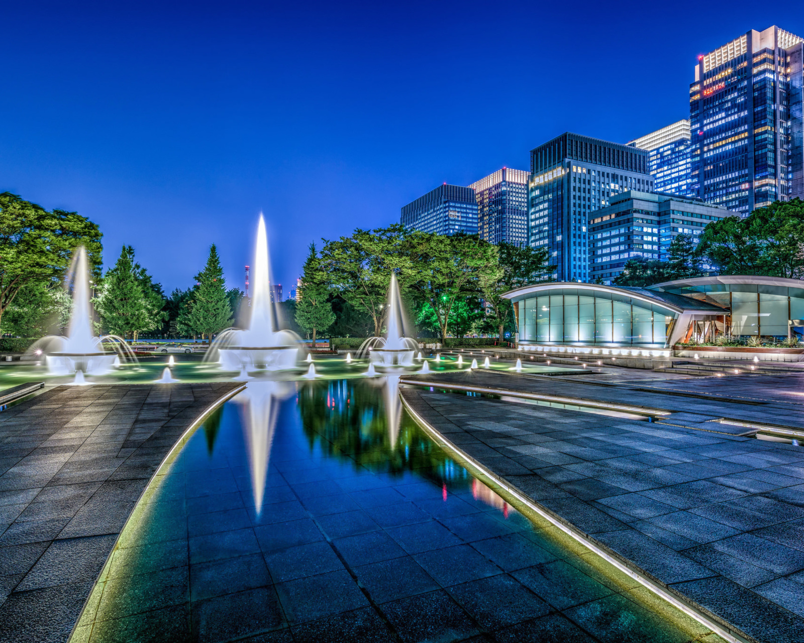 Обои Wadakura Fountain Park in Tokyo 1600x1280