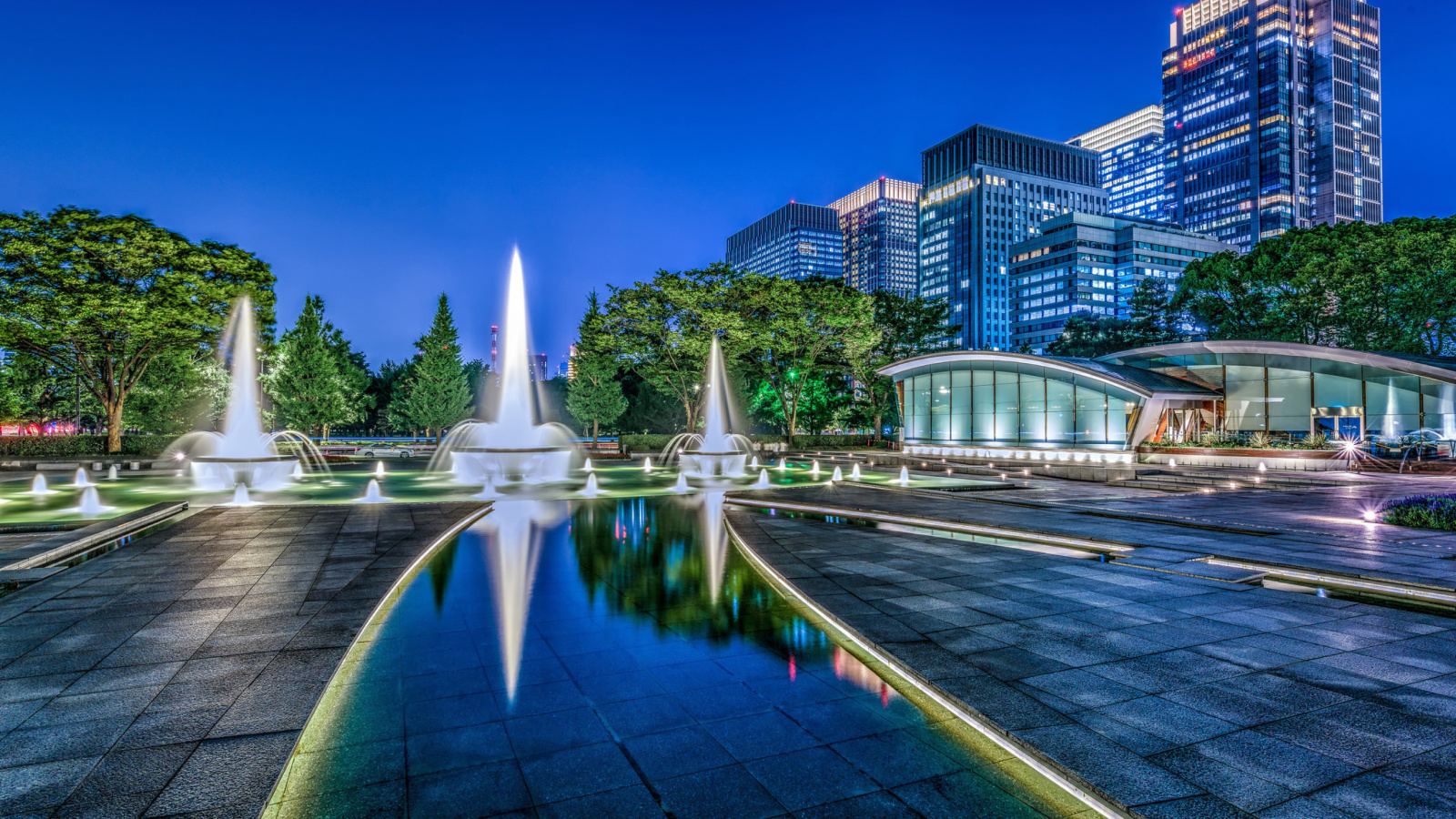 Fondo de pantalla Wadakura Fountain Park in Tokyo 1600x900