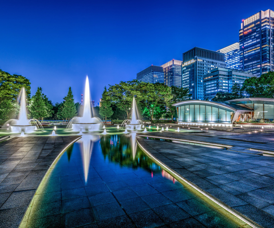 Wadakura Fountain Park in Tokyo wallpaper 960x800