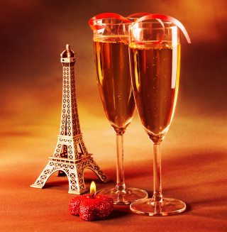 Kostenloses Paris Mini Eiffel Tower And Champagne Wallpaper für 1024x1024