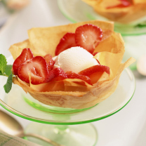 Обои Strawberry Desserts 208x208