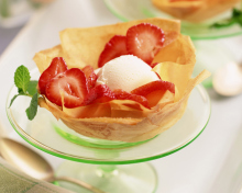 Sfondi Strawberry Desserts 220x176