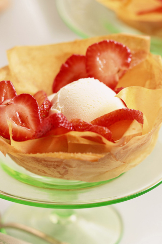 Strawberry Desserts wallpaper 320x480