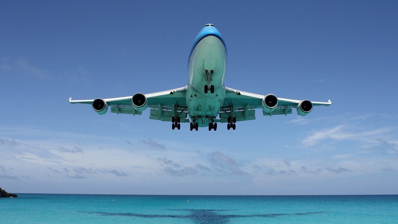Das Boeing 747 in St Maarten Extreme Airport Wallpaper 1366x768