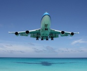 Boeing 747 in St Maarten Extreme Airport wallpaper 176x144