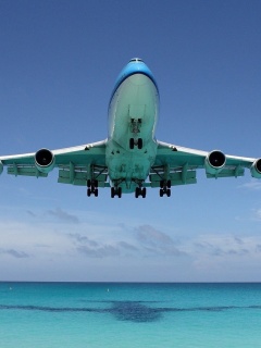 Boeing 747 in St Maarten Extreme Airport wallpaper 240x320