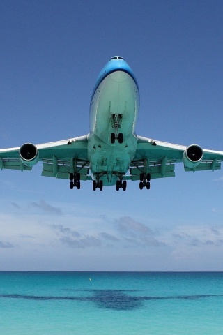 Screenshot №1 pro téma Boeing 747 in St Maarten Extreme Airport 320x480