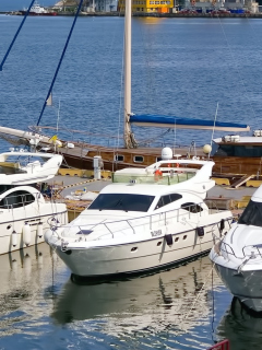 Fondo de pantalla Expensive Luxury Yachts 240x320