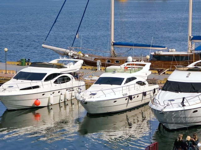 Обои Expensive Luxury Yachts 640x480