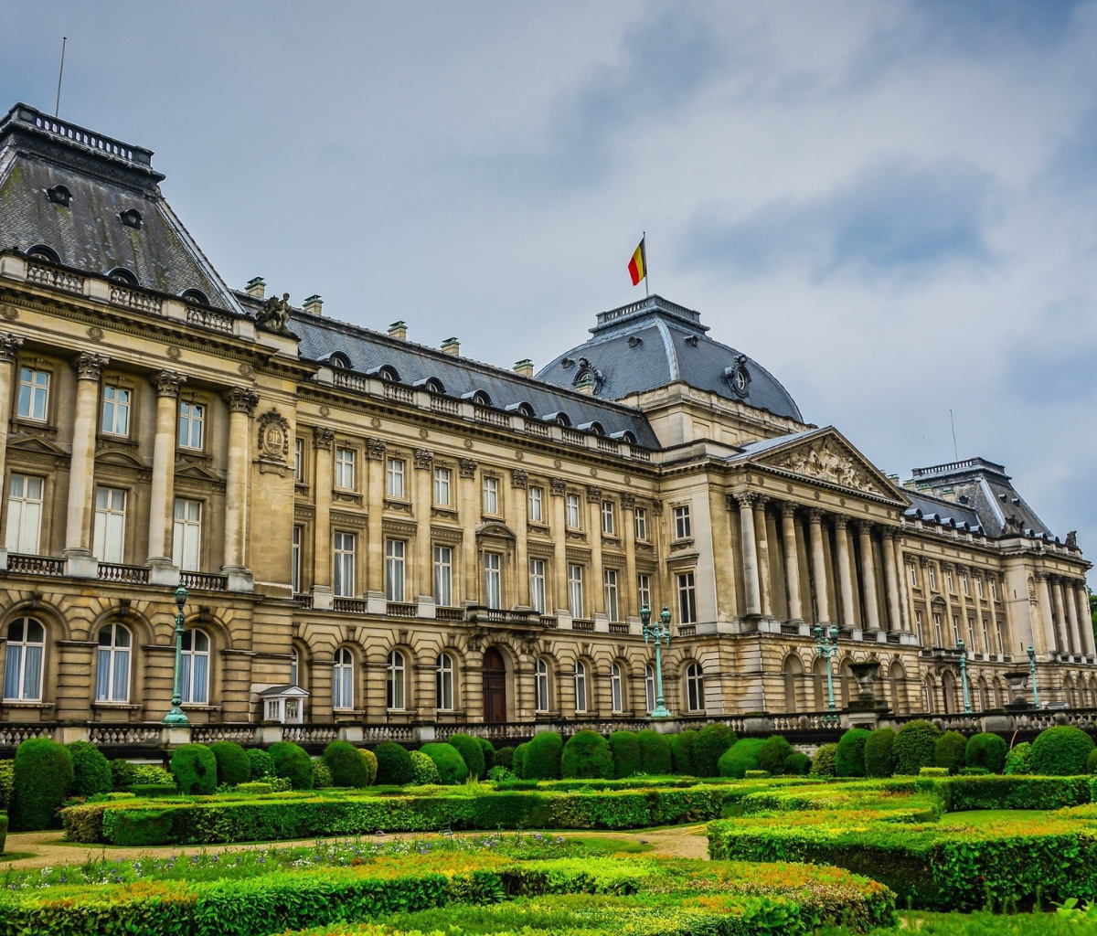 Royal Palace of Brussels wallpaper 1200x1024