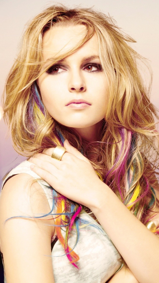 Fondo de pantalla Bridgit Mendler 640x1136