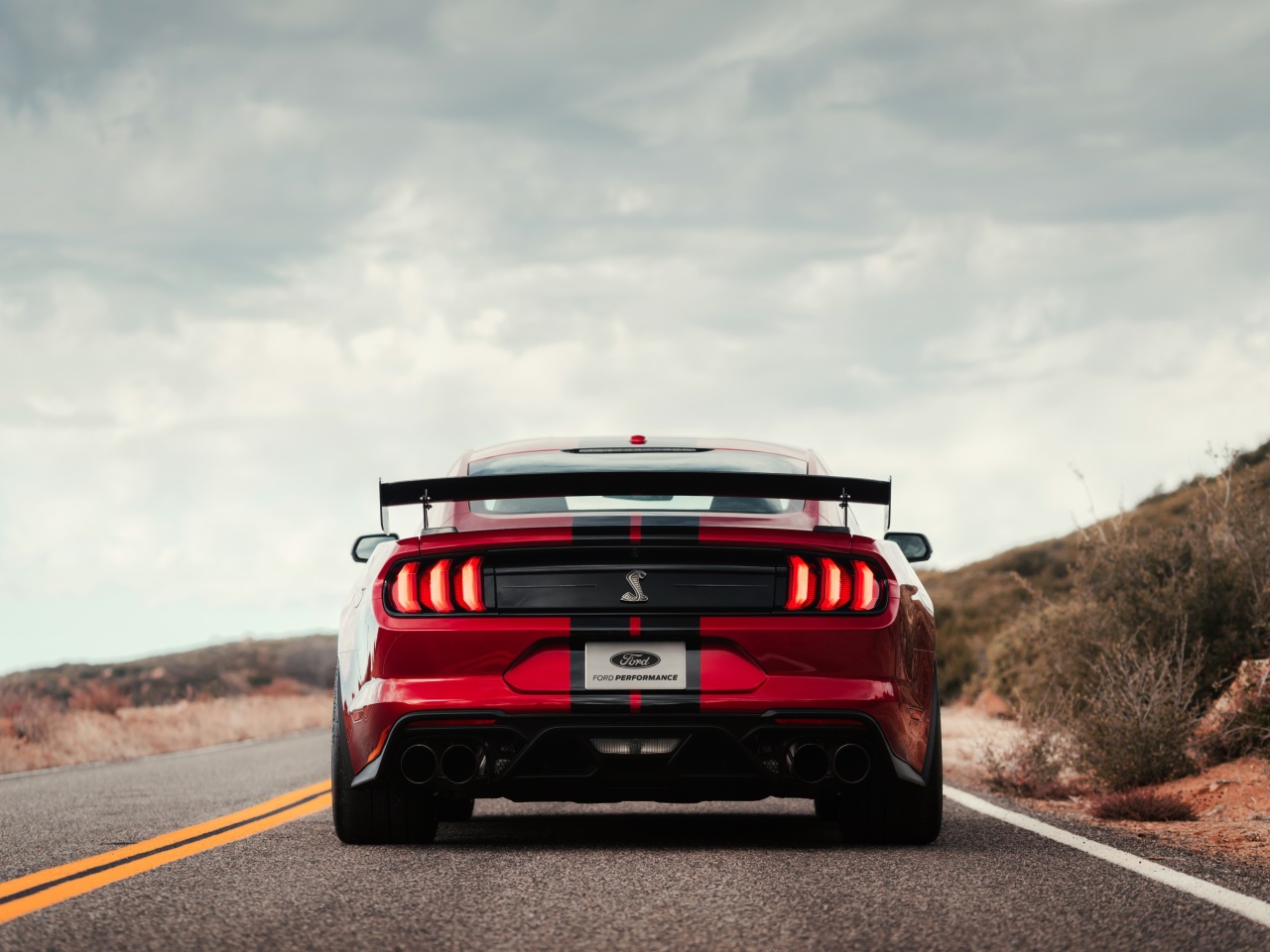 Mustang Shelby GT500 wallpaper 1280x960