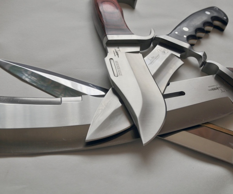 Knives wallpaper 480x400