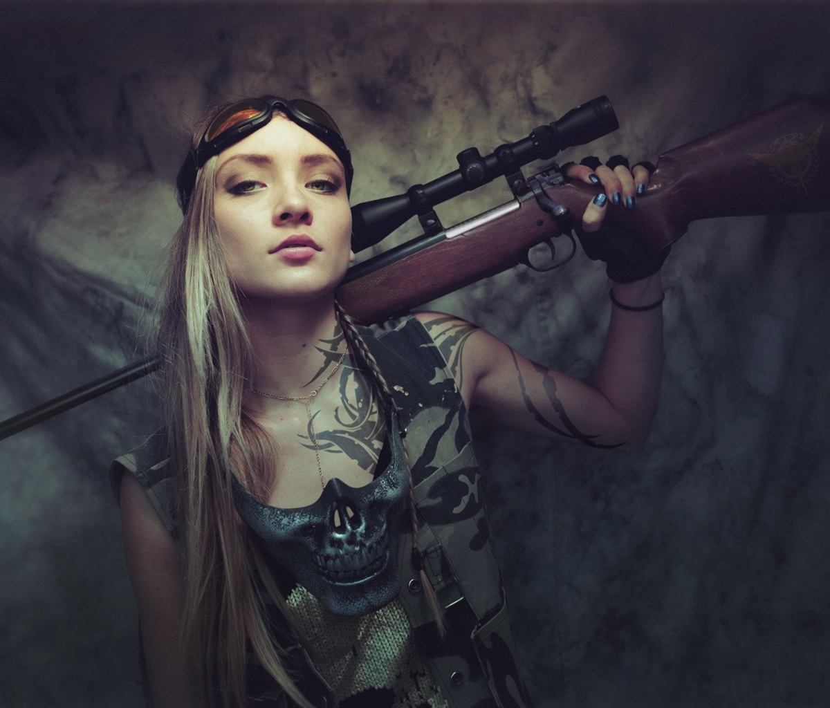 Fondo de pantalla Soldier girl with a sniper rifle 1200x1024