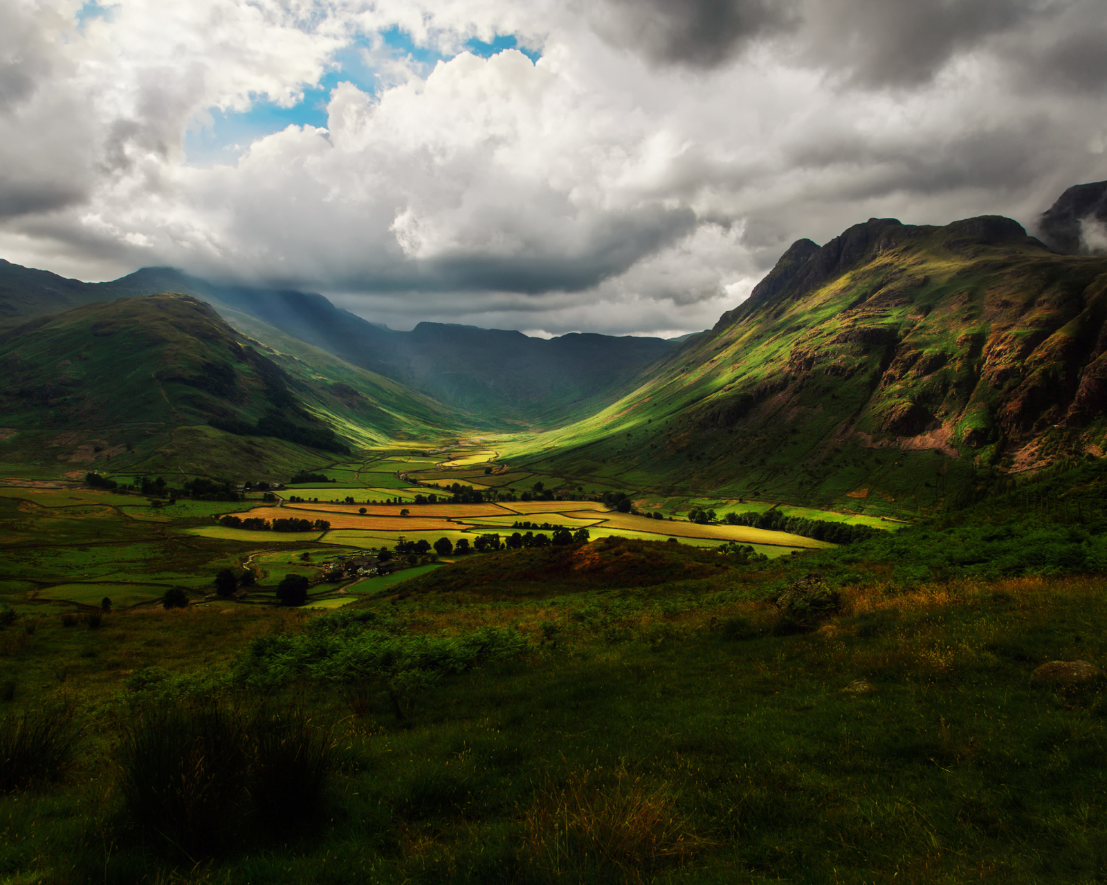 Das Green Hills Of England Wallpaper 1600x1280