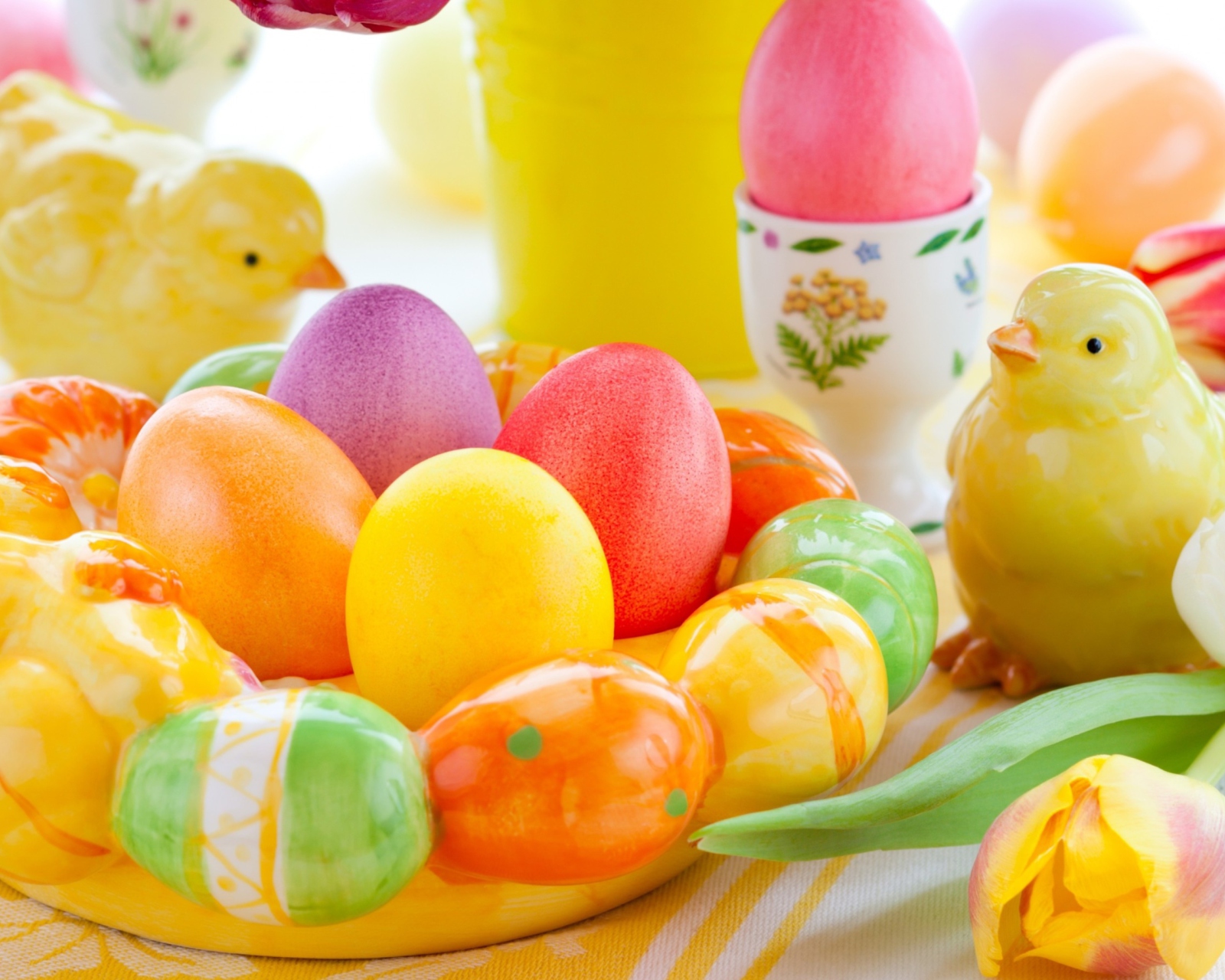 Colorful Easter wallpaper 1600x1280