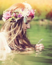Girl With Flower Crown wallpaper 176x220