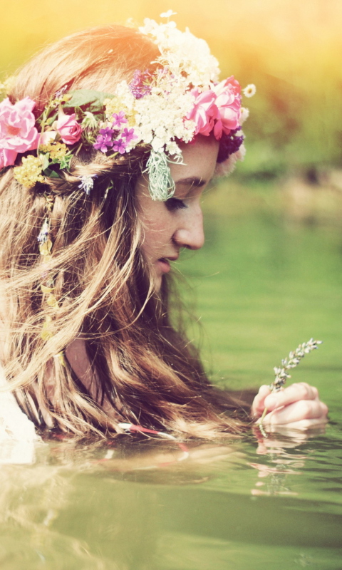 Girl With Flower Crown wallpaper 480x800