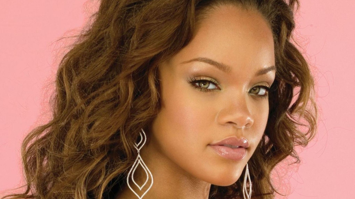 Rihanna screenshot #1 1366x768