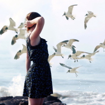 Das Girl On Sea Coast And Seagulls Wallpaper 208x208