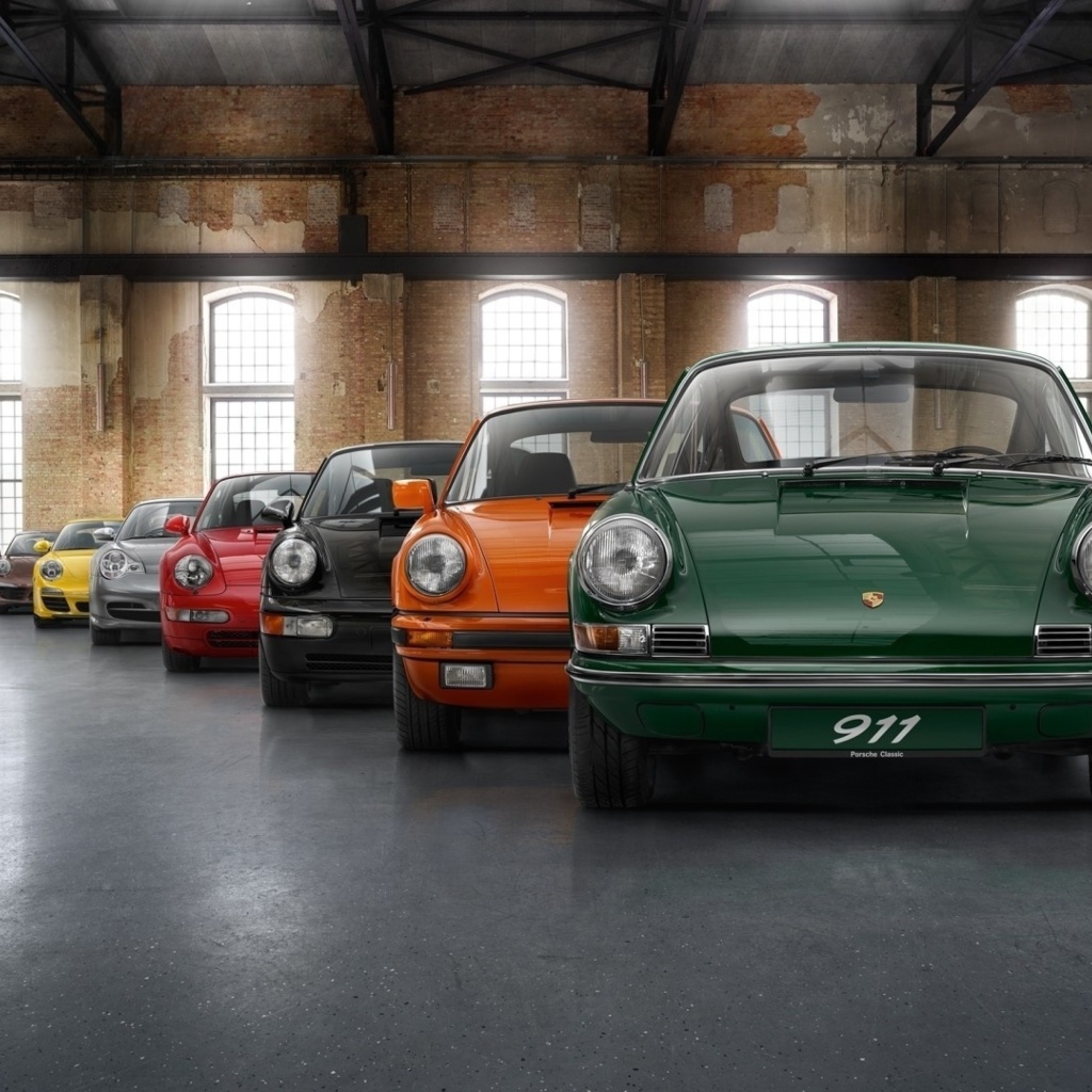 Fondo de pantalla Porsche 911 Vintage Cars in Museum 1024x1024