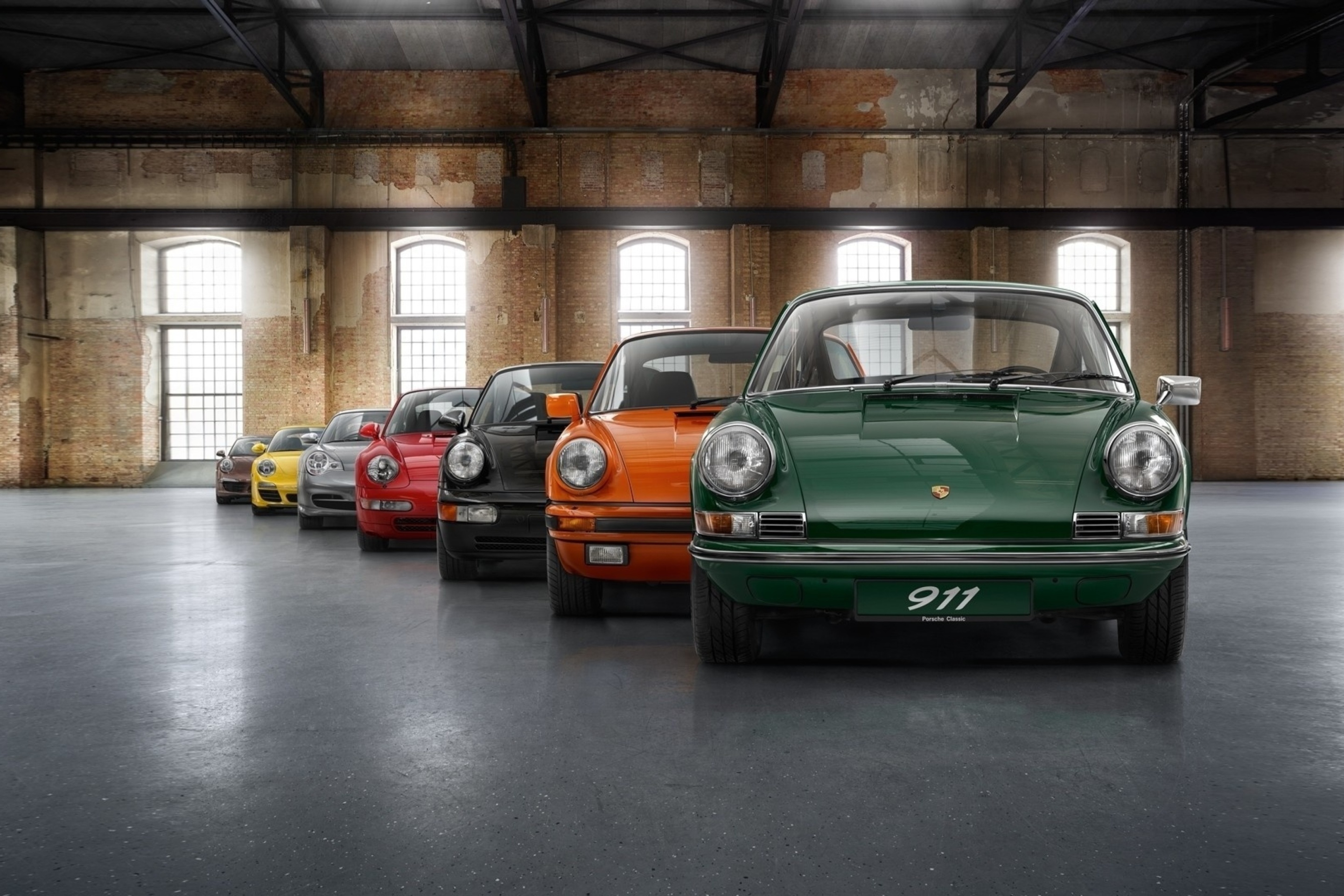 Screenshot №1 pro téma Porsche 911 Vintage Cars in Museum 2880x1920