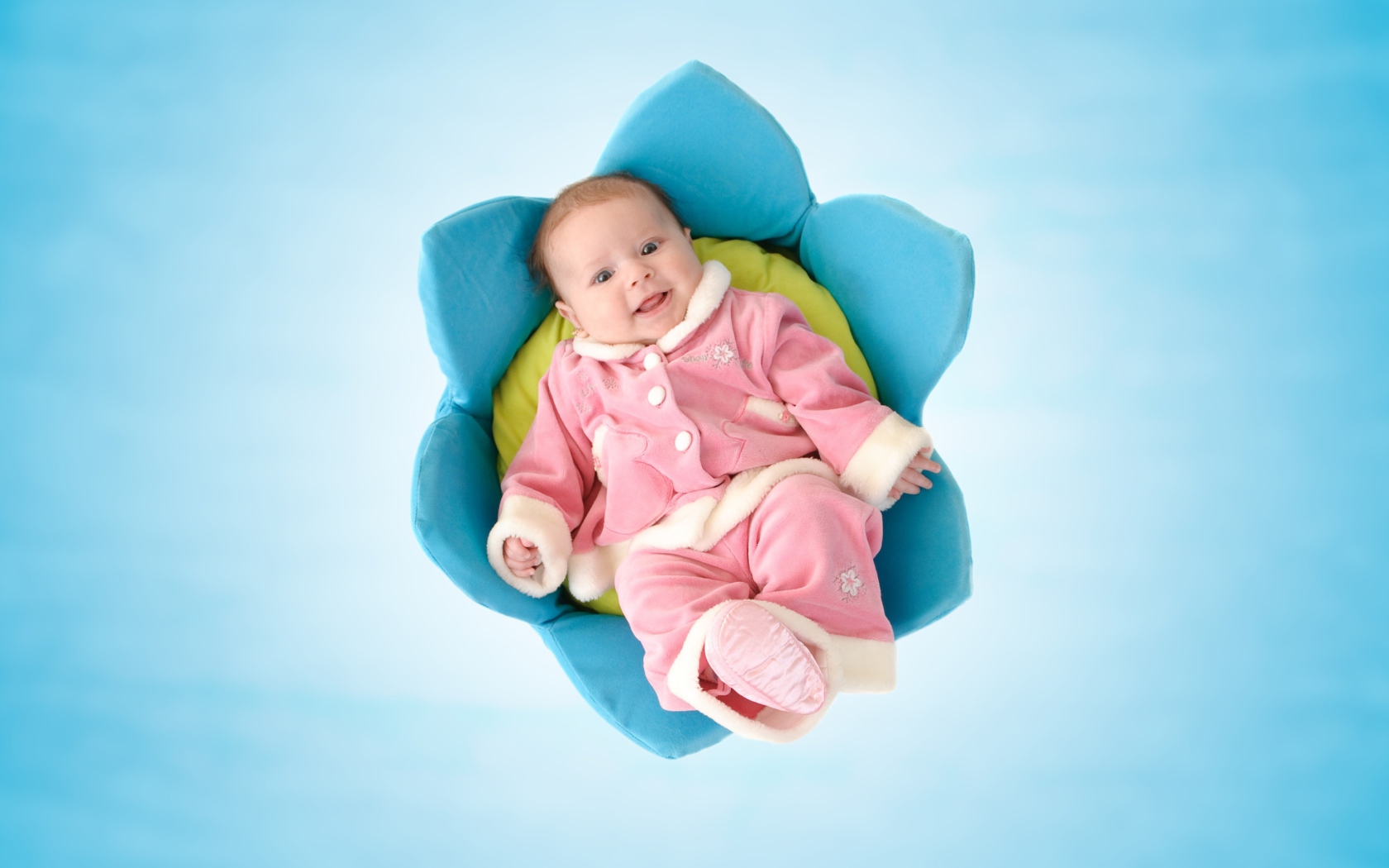 Das Cute Newborn Baby Wallpaper 1680x1050