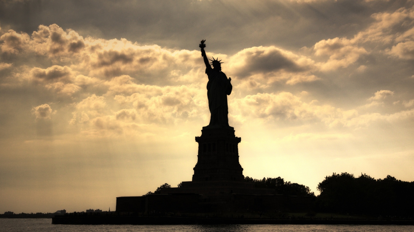 Обои Statue Of Liberty In United States Of America 1366x768