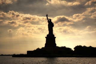 Statue Of Liberty In United States Of America Background for Android, iPhone and iPad
